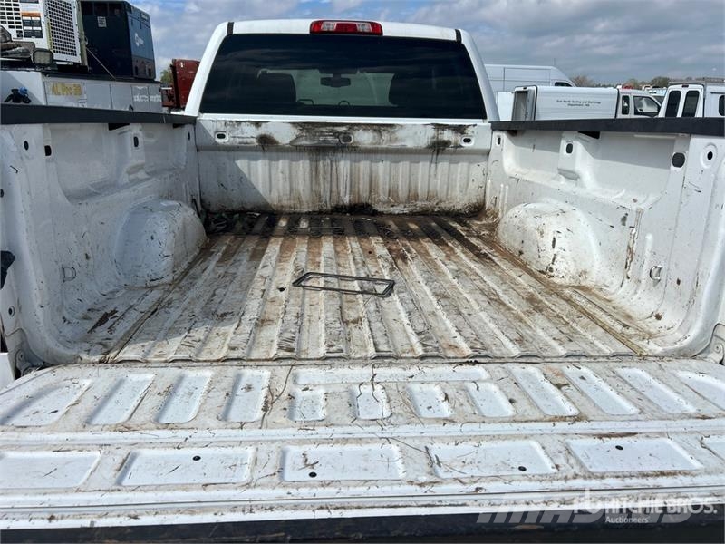 Chevrolet Silverado 1500 4x4 Extended Cab Pickup (Inoperable 其他