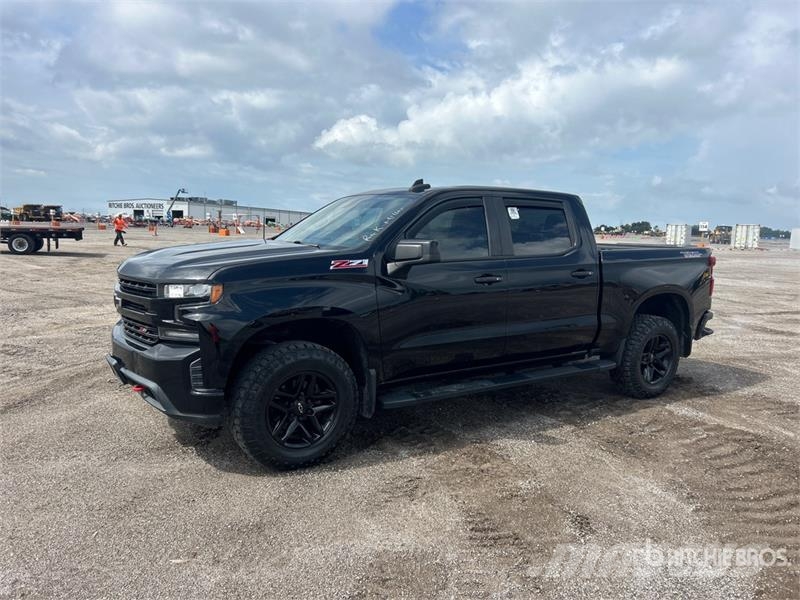 Chevrolet Silverado 1500 4x4 Crew Cab Pickup Other