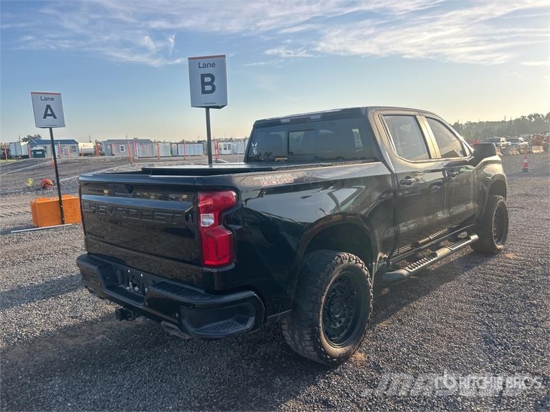 Chevrolet Silverado 1500 LT 4x4 Crew Cab Pickup Інше