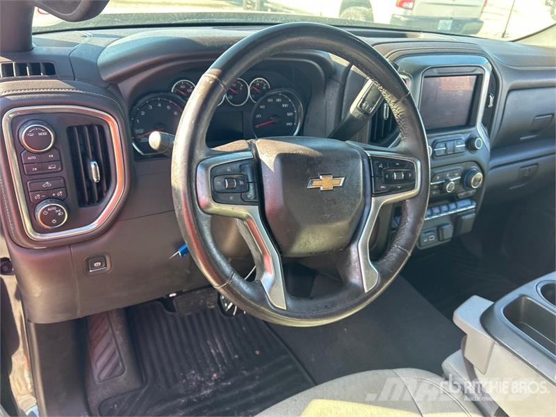 Chevrolet Silverado 1500 4x4 Crew Cab Pickup Övriga bilar