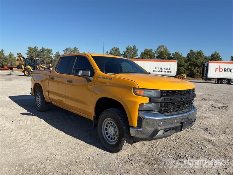 Chevrolet Silverado 1500 4x4 Crew Cab Pickup その他