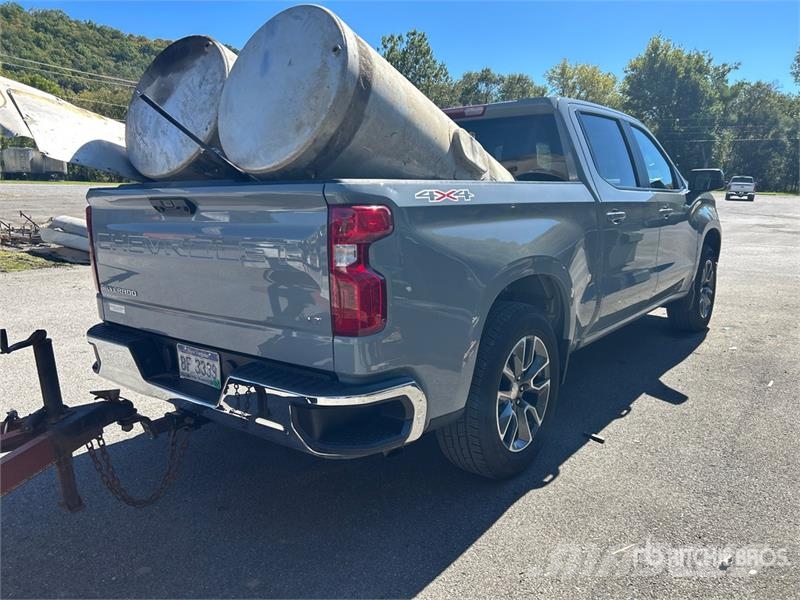 Chevrolet Silverado 1500 LT 4x4 Crew Cab Pickup Otros