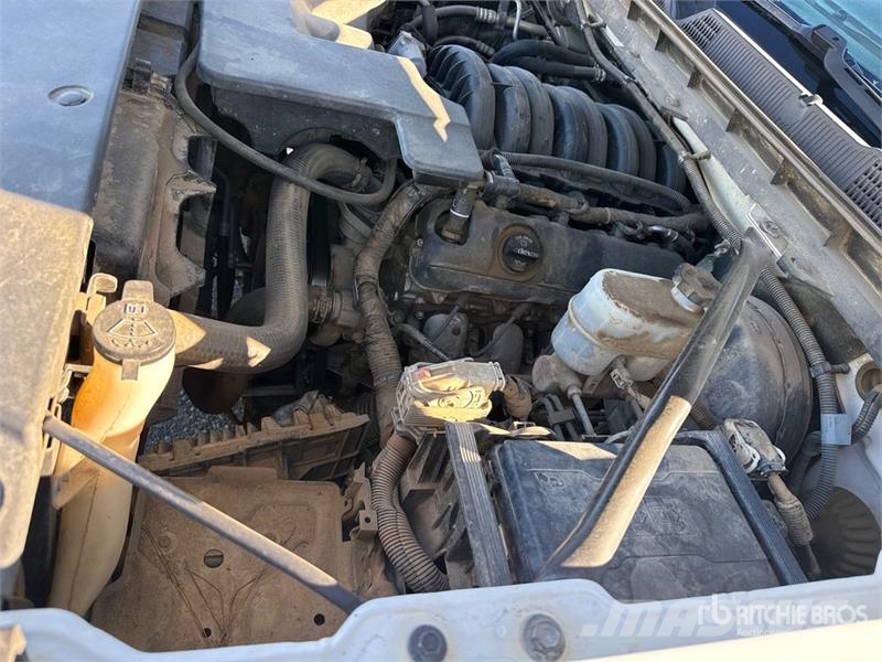Chevrolet Silverado 1500 LD 4x4 Dual Cab Pickup Ostalo
