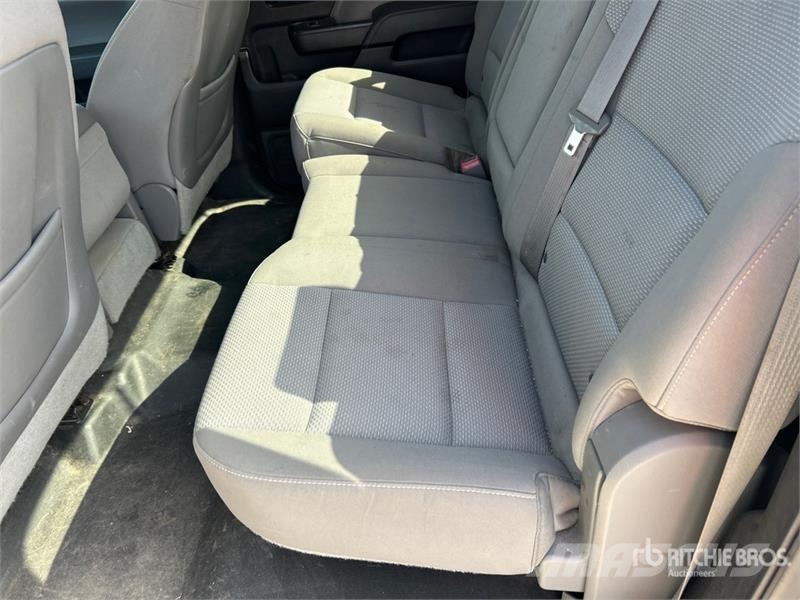 Chevrolet Silverado 1500 4x4 Crew Cab Pickup Övriga bilar