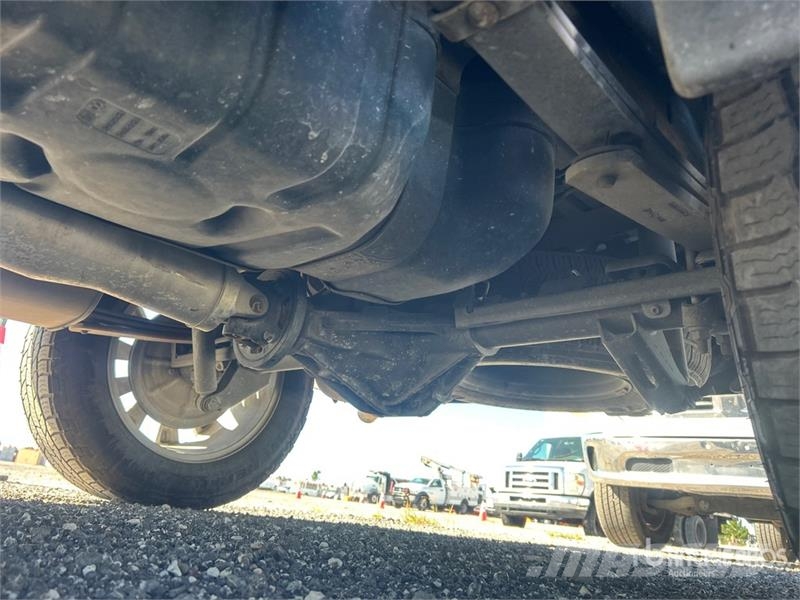 Chevrolet Silverado 1500 4x2 Crew Cab Pickup Inne