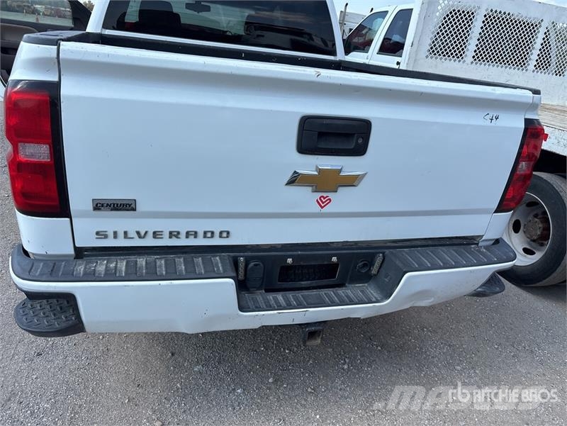 Chevrolet Silverado 1500 4x4 Crew Cab Pickup Andre varebiler