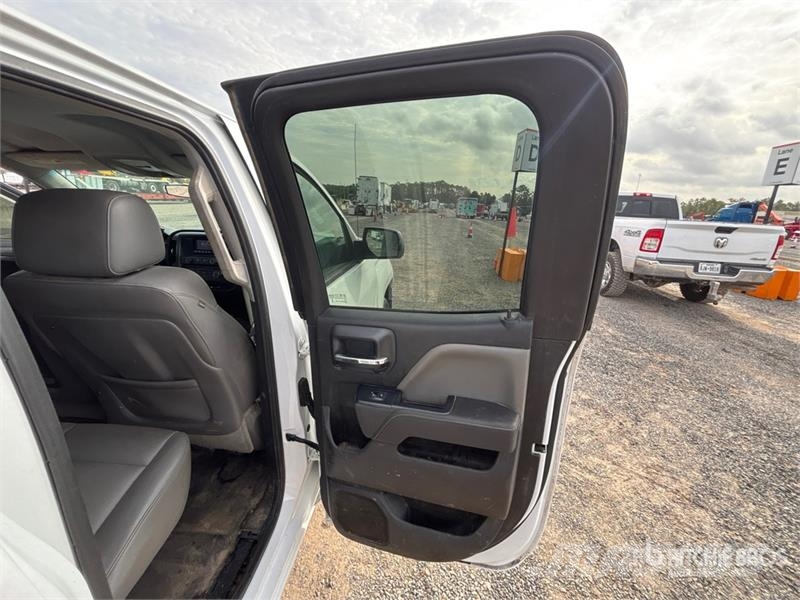 Chevrolet Silverado 1500 4x4 Crew Cab Pickup その他
