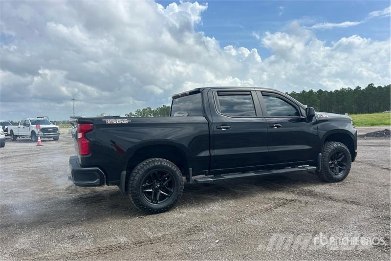 Chevrolet Silverado 1500 4x4 Crew Cab Pickup Other