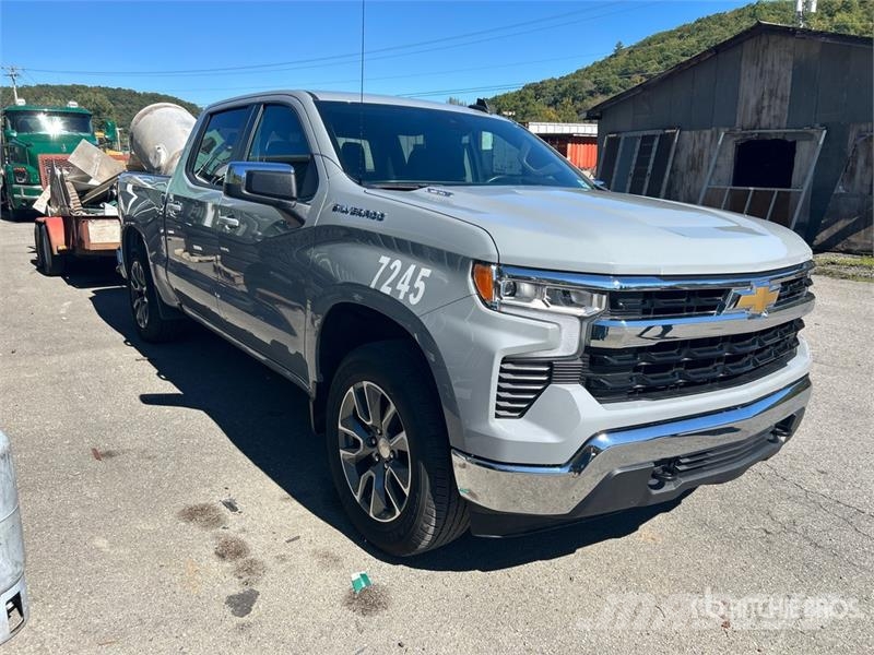 Chevrolet Silverado 1500 LT 4x4 Crew Cab Pickup Otros