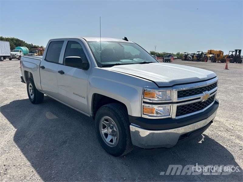 Chevrolet Silverado 1500 4x4 Crew Cab Pickup Övriga bilar
