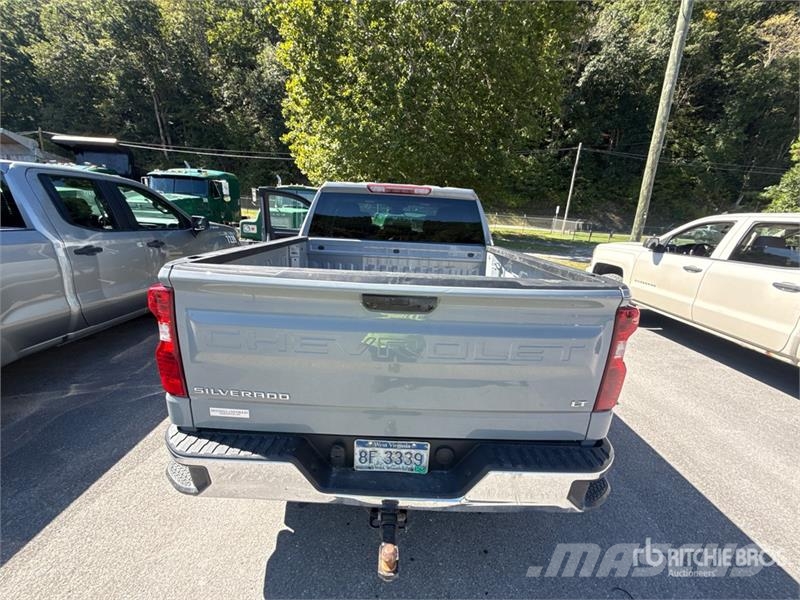 Chevrolet Silverado 1500 LT 4x4 Crew Cab Pickup Andere Transporter