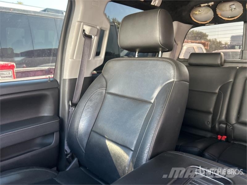 Chevrolet Silverado 1500 4x2 Crew Cab Pickup Övriga bilar