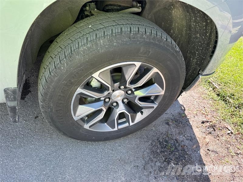 Chevrolet Silverado 1500 LT 4x4 Crew Cab Pickup Andere Transporter