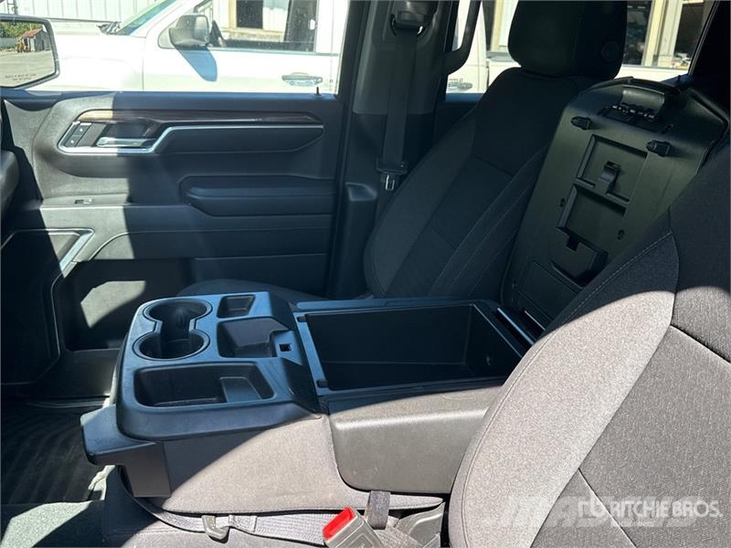Chevrolet Silverado 1500 LT 4x4 Crew Cab Pickup Andere Transporter