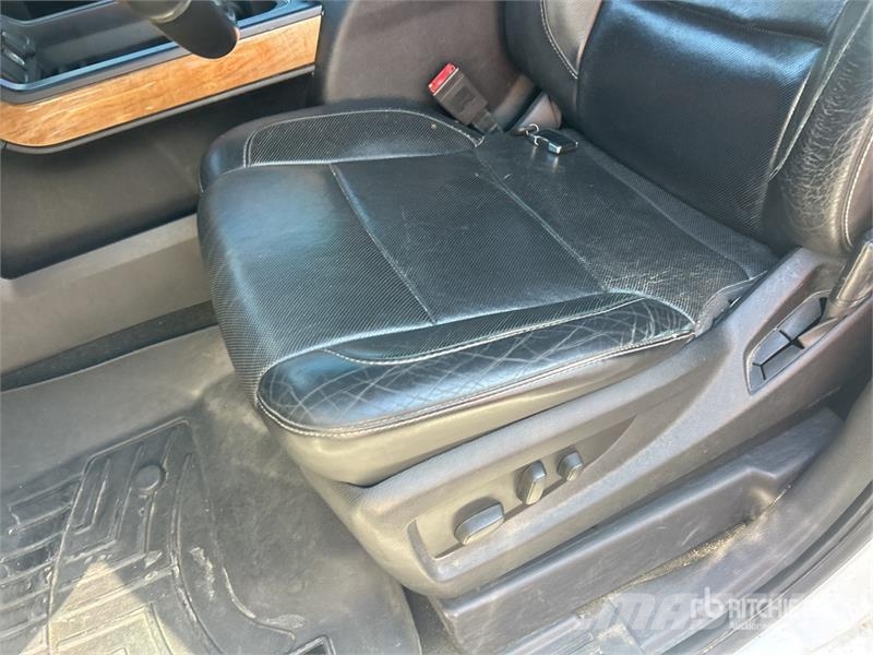 Chevrolet Silverado 1500 4x2 Crew Cab Pickup Övriga bilar