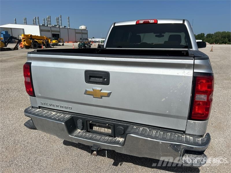 Chevrolet Silverado 1500 4x4 Crew Cab Pickup Övriga bilar