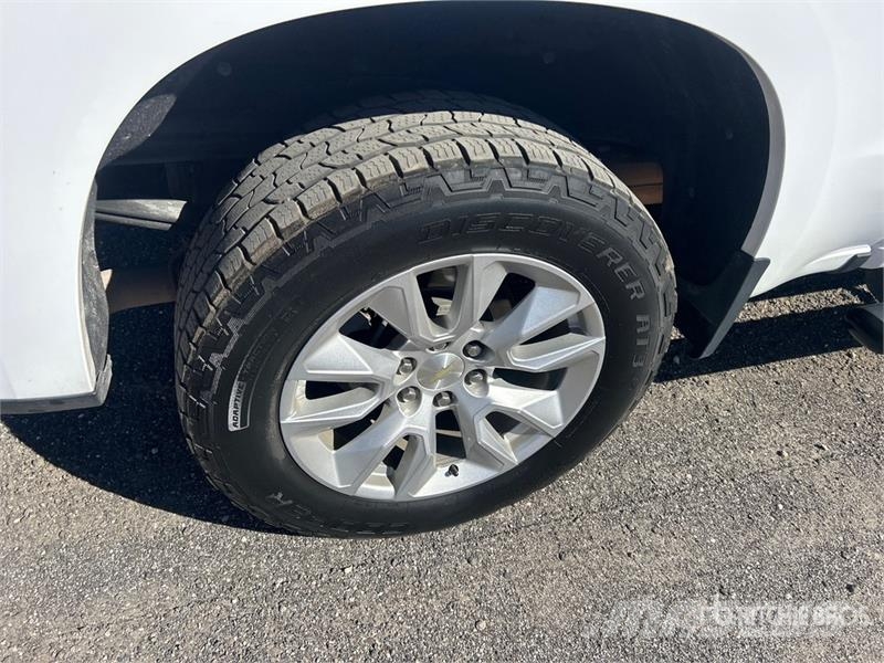 Chevrolet Silverado 1500 4x2 Crew Cab Pickup Inne