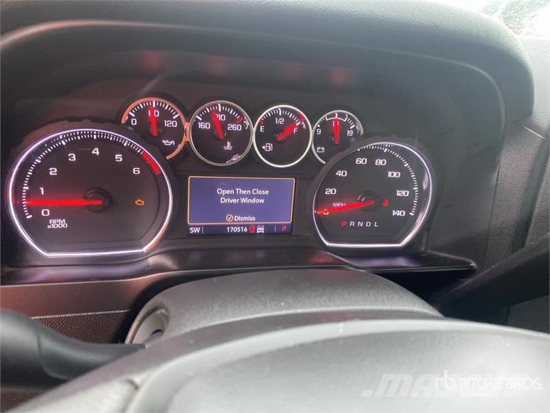 Chevrolet Silverado 1500 4x4 Crew Cab Pickup Otros