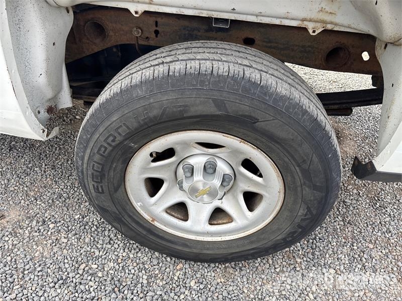 Chevrolet Silverado 1500 4x4 Crew Cab Pickup その他