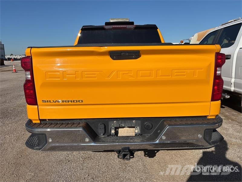 Chevrolet Silverado 1500 4x4 Crew Cab Pickup その他