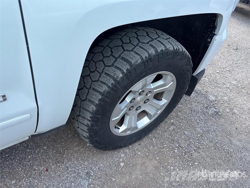 Chevrolet Silverado 1500 4x4 Crew Cab Pickup Andre varebiler
