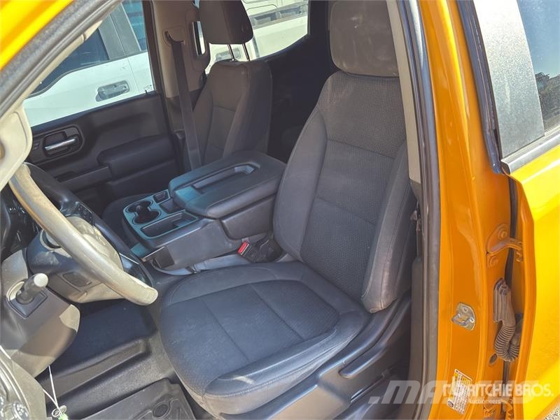 Chevrolet Silverado 1500 4x4 Crew Cab Pickup その他