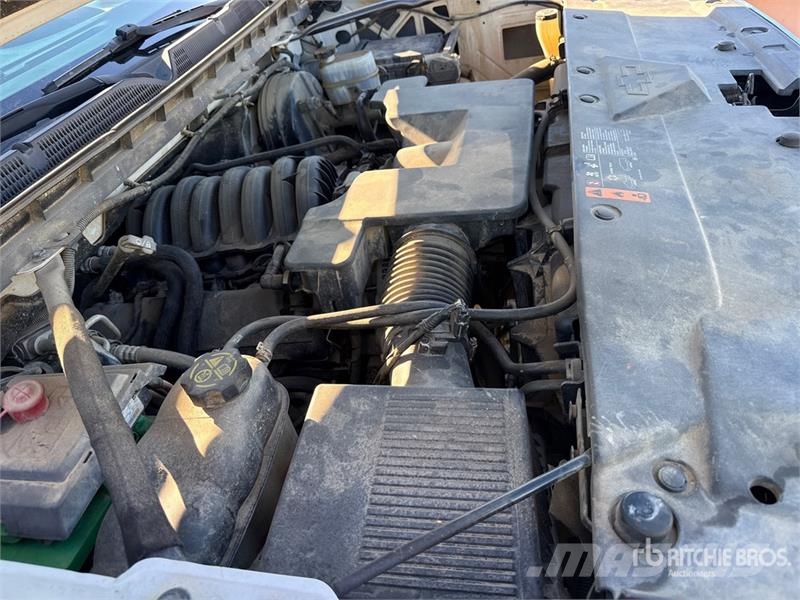 Chevrolet Silverado 1500 LD 4x4 Dual Cab Pickup Ostalo
