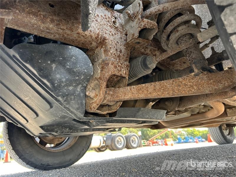 Chevrolet Silverado 1500 4x4 Crew Cab Pickup Övriga bilar