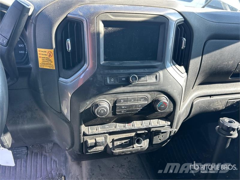 Chevrolet Silverado 1500 Z71 4x4 Crew Cab Pickup Ostalo