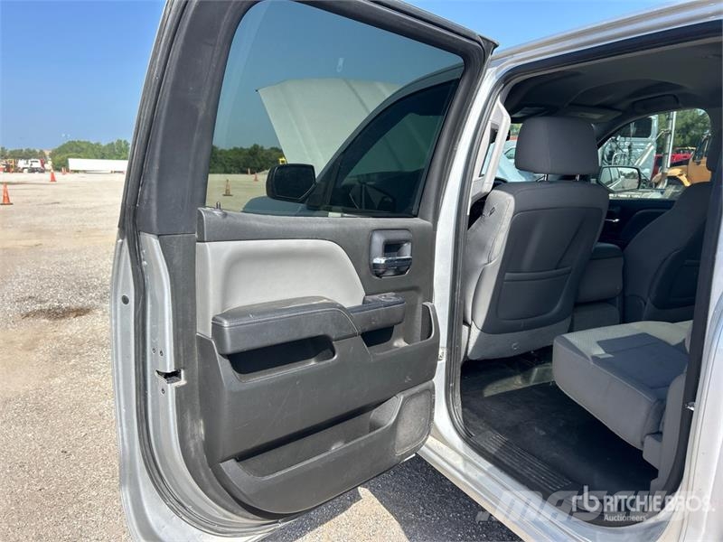Chevrolet Silverado 1500 4x4 Crew Cab Pickup Övriga bilar
