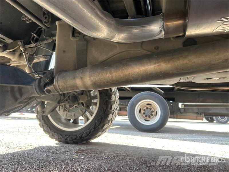 Chevrolet Silverado 1500 4x2 Crew Cab Pickup Övriga bilar