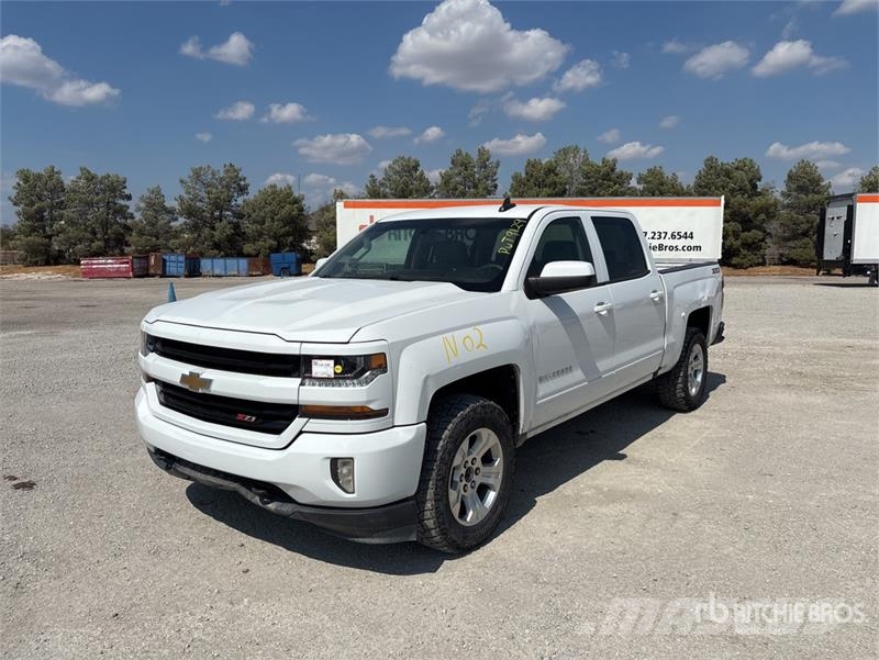 Chevrolet Silverado 1500 4x4 Crew Cab Pickup Andre varebiler