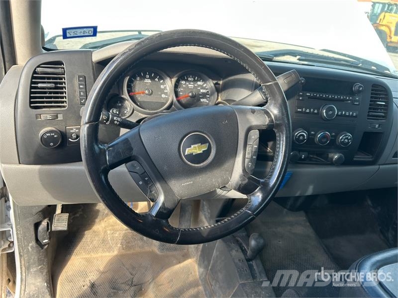 Chevrolet Silverado 1500 4x4 Crew Cab Pickup Diger
