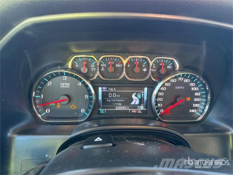 Chevrolet Silverado 1500 LD 4x4 Dual Cab Pickup Ostalo