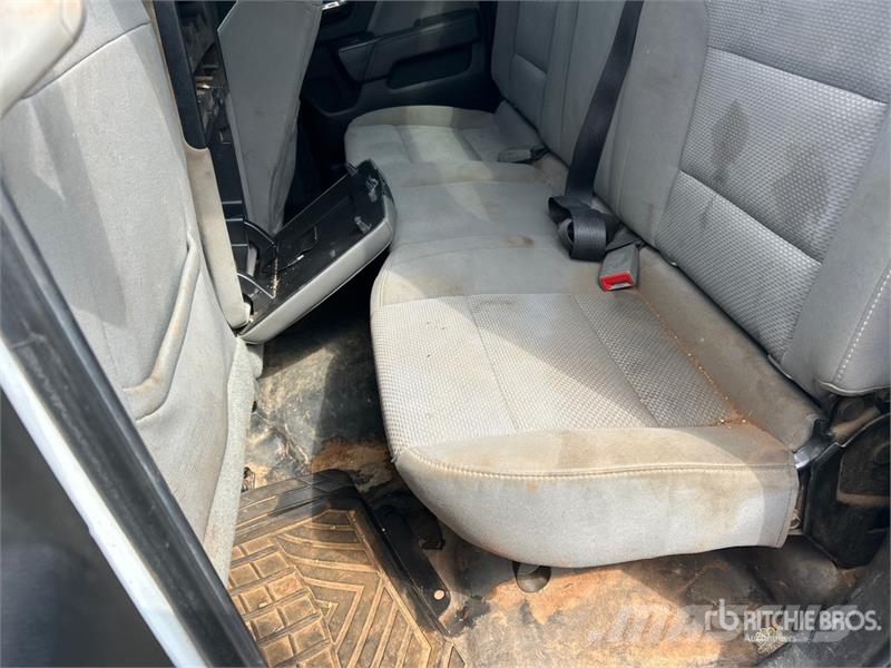 Chevrolet Silverado 1500 4x4 Extended Cab Pickup (Inoperable 其他