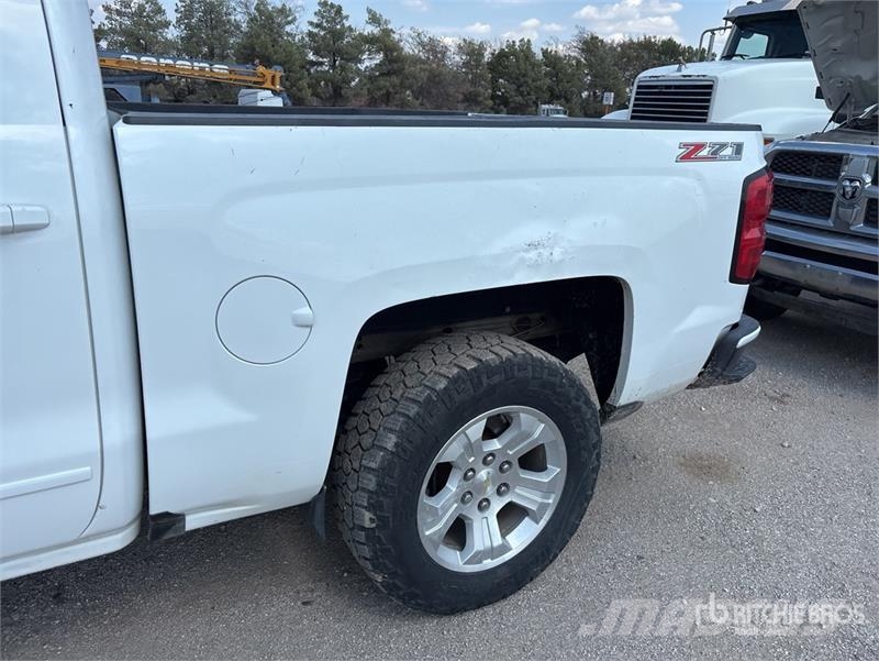 Chevrolet Silverado 1500 4x4 Crew Cab Pickup Andre varebiler
