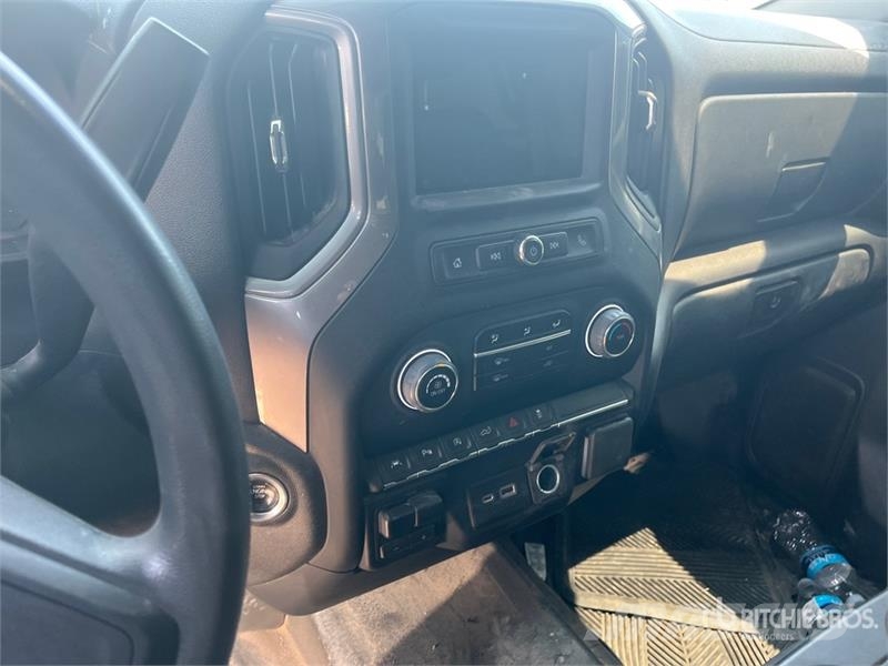 Chevrolet Silverado 1500 4x4 Crew Cab Pickup Other