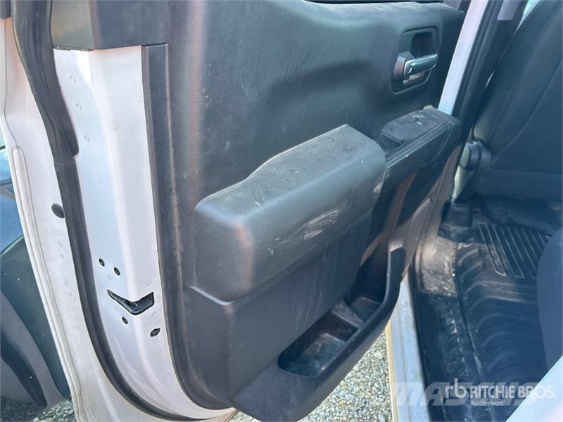 Chevrolet Silverado 1500 Z71 4x4 Crew Cab Pickup Ostalo