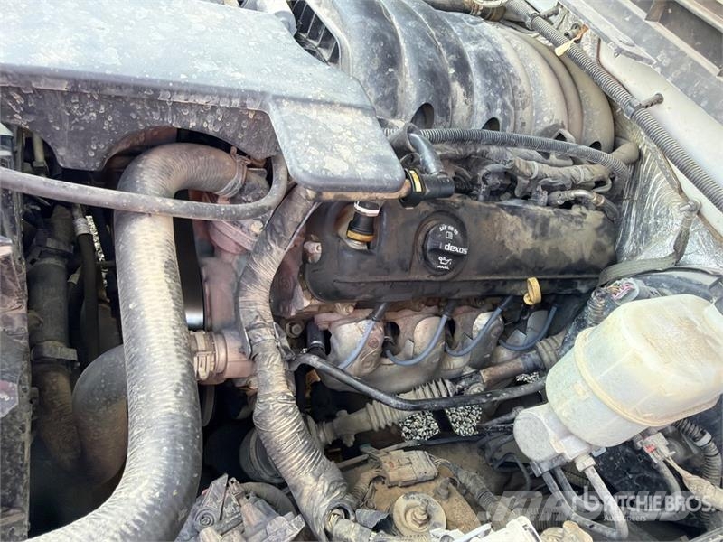 Chevrolet Silverado 1500 4x2 Crew Cab Pickup Muu