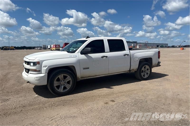 Chevrolet Silverado 1500 4x2 Crew Cab Pickup Další