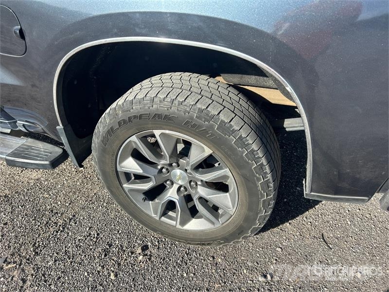 Chevrolet Silverado 1500 4x4 Crew Cab Pickup Övriga bilar