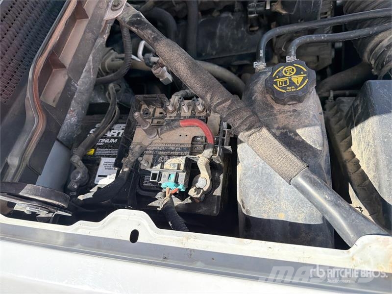 Chevrolet Silverado 1500 4x2 Crew Cab Pickup Muu