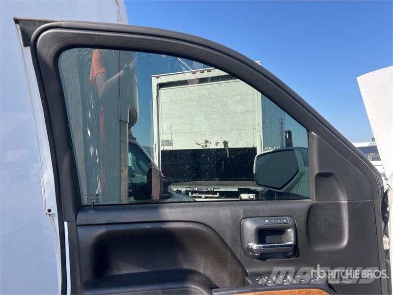 Chevrolet Silverado 1500 4x2 Crew Cab Pickup Övriga bilar