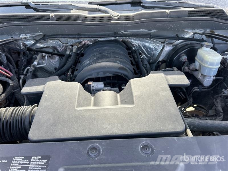 Chevrolet Silverado 1500 4x4 Crew Cab Pickup Övriga bilar