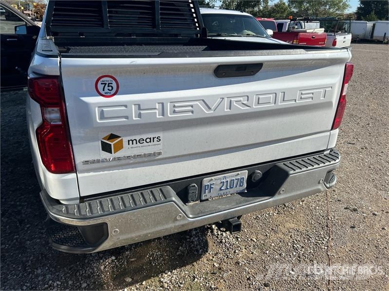 Chevrolet Silverado 1500 Z71 4x4 Crew Cab Pickup Ostalo