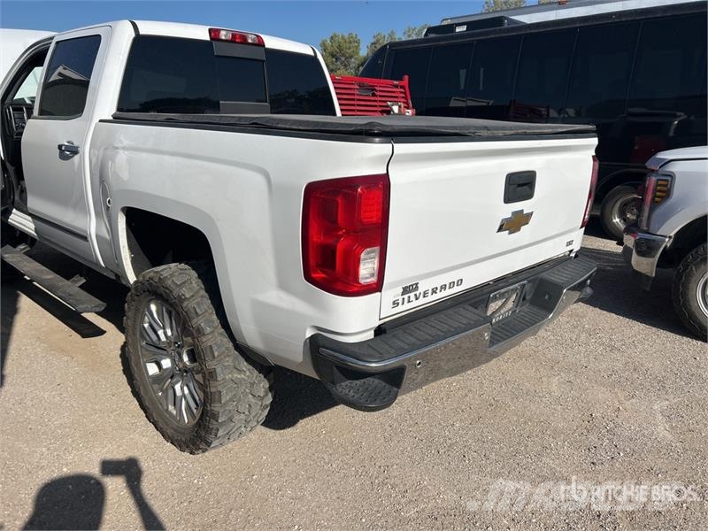 Chevrolet Silverado 1500 4x2 Crew Cab Pickup Övriga bilar