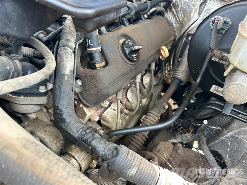 Chevrolet Silverado 1500 4x4 Extended Cab Pickup (Inoperable 其他