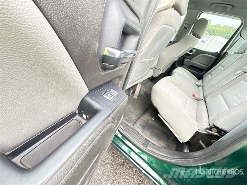 Chevrolet Silverado 1500 4x2 Dual Cab Pickup Otros