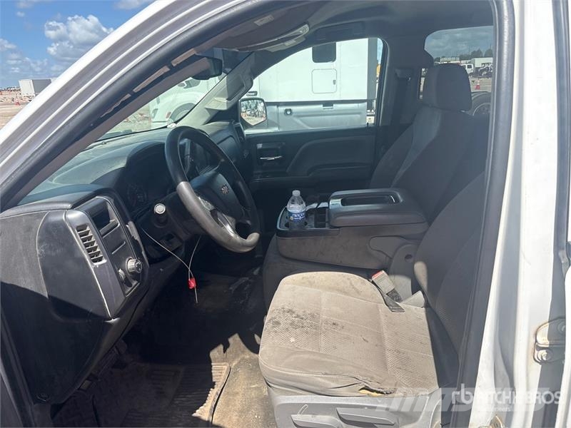 Chevrolet Silverado 1500 4x2 Crew Cab Pickup Další