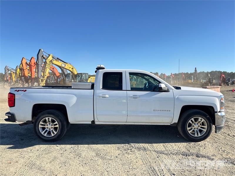 Chevrolet Silverado 1500 LD 4x4 Dual Cab Pickup Ostalo